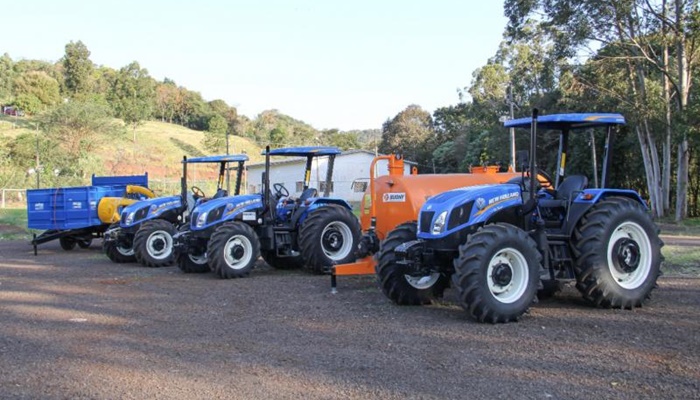 Nova Laranjeiras - A maior entrega de equipamentos agrícolas do município 
